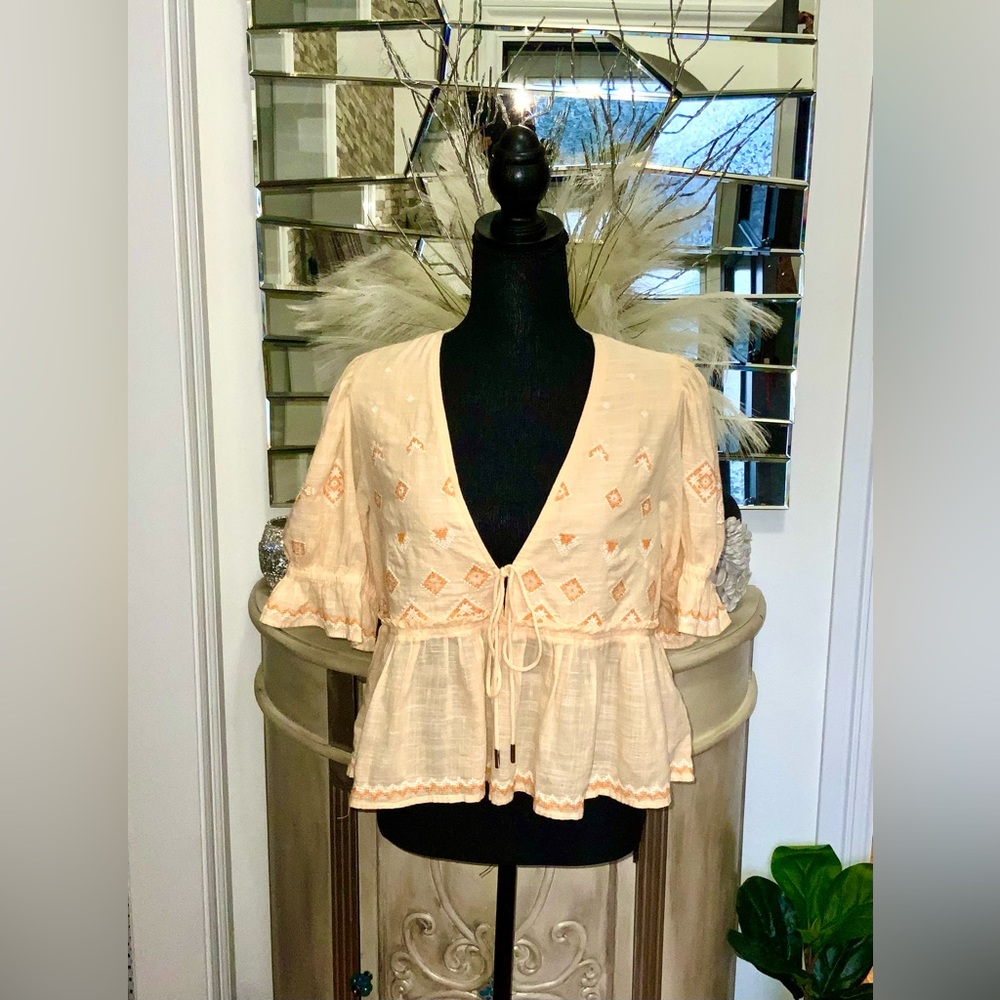 BNWT Free People 3/4 Sleeve Blouse
Size S Boho